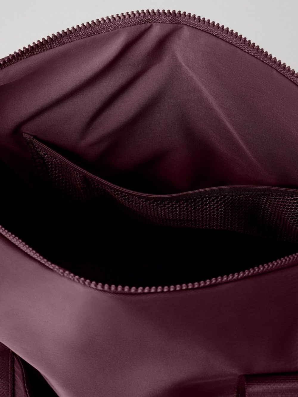 [NWT Fabletics] The Essential Gym Bag (Color: Oxblood) - Picture 5 of 5